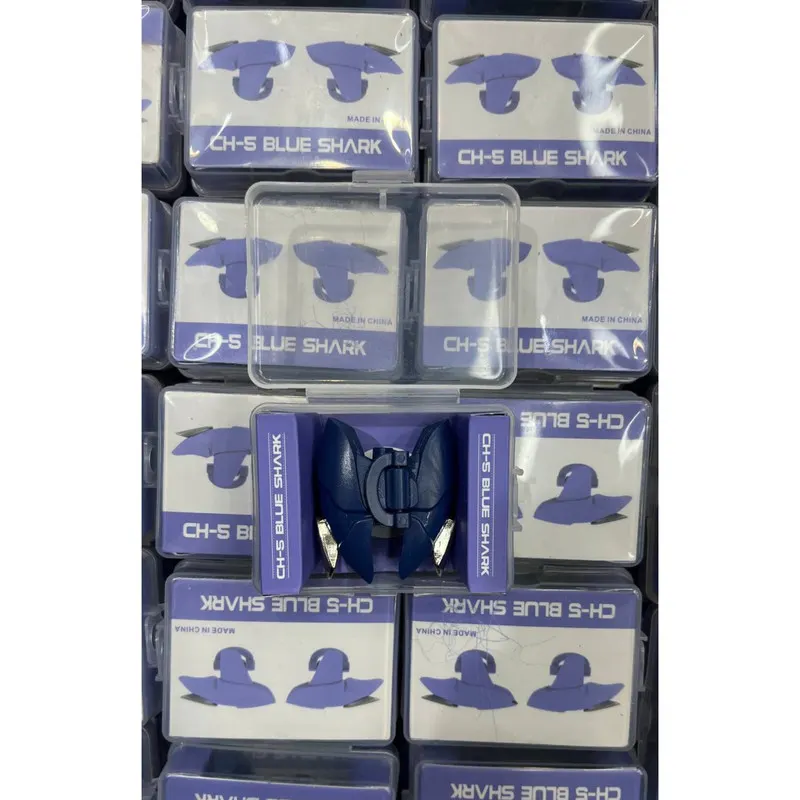 دسته بازی پابجی Blue Shark مدل CH-5 - نمای نصب‌شده روی گوشی